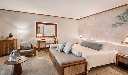 Paradis Beachcomber Golf Resort & Spa