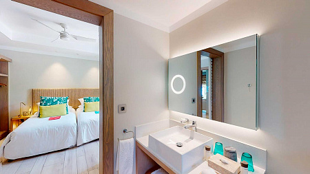 Paradis Beachcomber Golf Resort & Spa