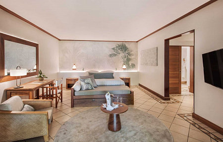 Paradis Beachcomber Golf Resort & Spa