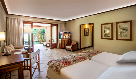 Paradis Beachcomber Golf Resort & Spa