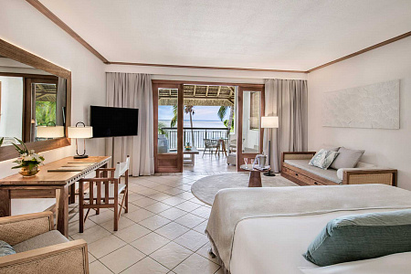 Paradis Beachcomber Golf Resort & Spa