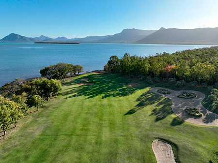 Paradis Beachcomber Golf Resort & Spa